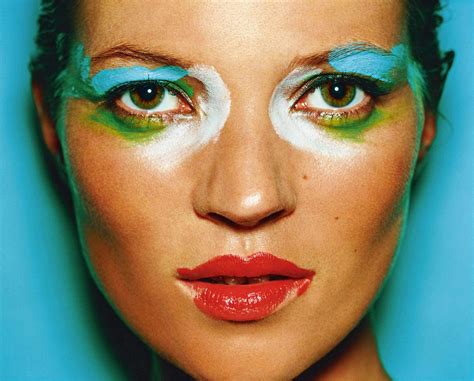 mario testino famous photos.